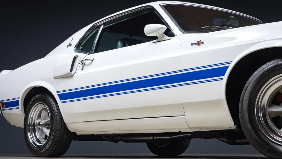 Vehicle image 340