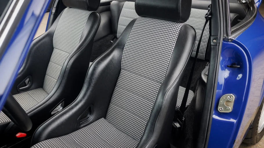 Vehicle image 365